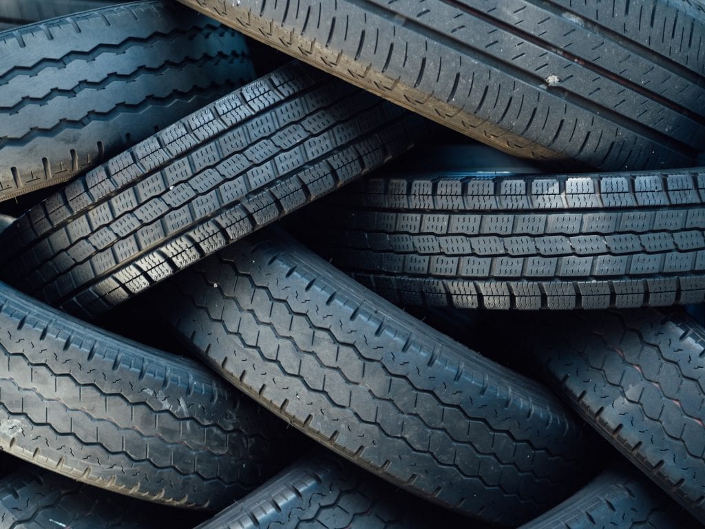 Car tyres with low tread